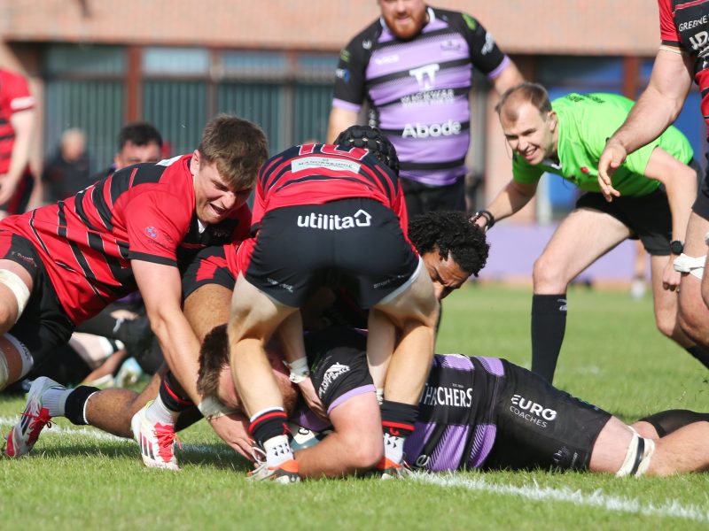 Harry Hone scores a try for Clifton against Blackheath